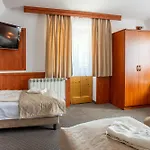 Couette-café Jedrol - Jacuzzi & Basen Zakopane