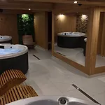 Jedrol - Jacuzzi & Basen Couette-café Zakopane