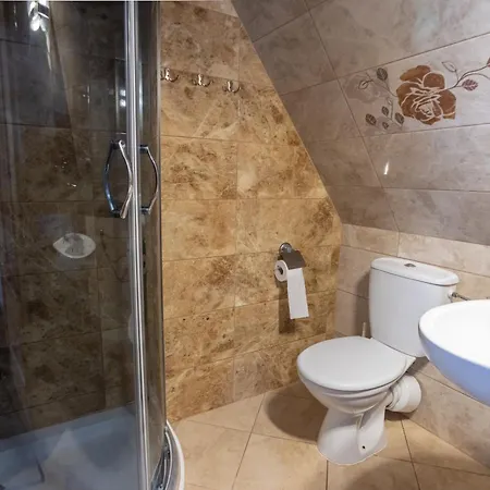 Jedrol - Jacuzzi & Basen Bed & Breakfast 3*